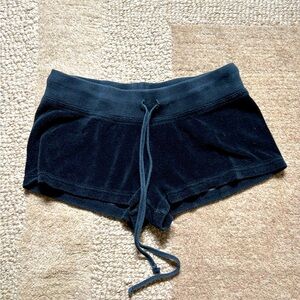 Hard Tail shorts size L